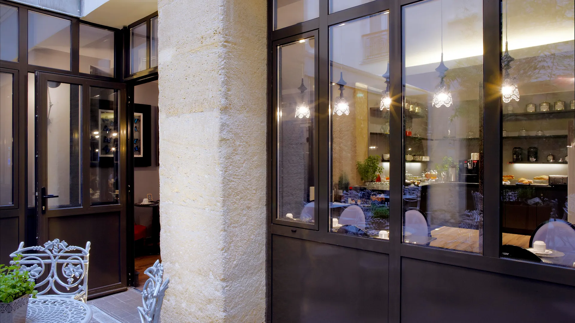 Hotel Mademoiselle Parigi 4*,  Francia