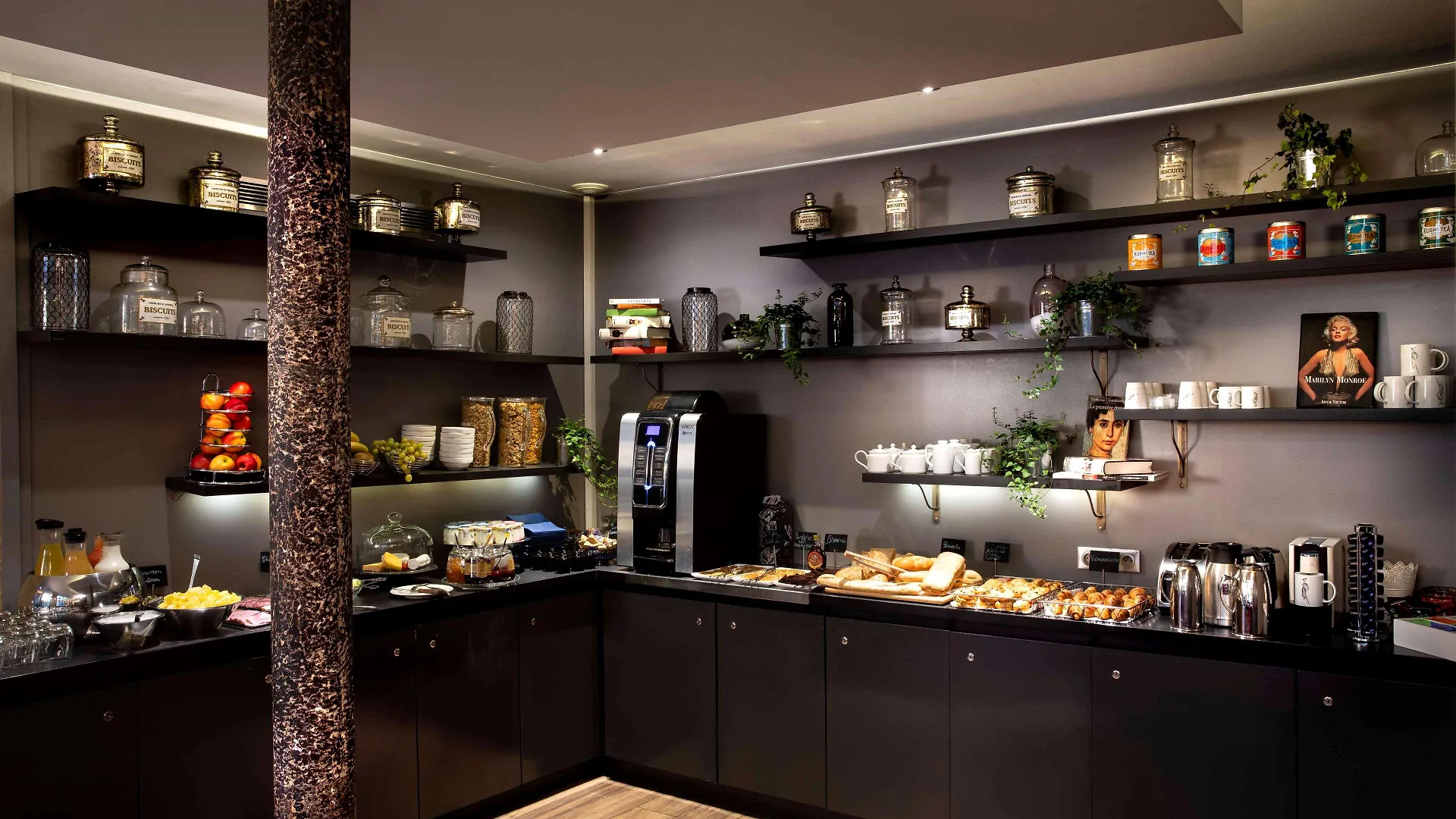 Hotel Mademoiselle Paris 4*,